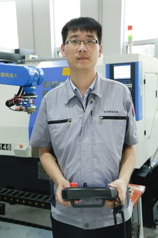 吳盛平,，全國技術能手,。獲得第七屆全國數(shù)控技能大賽數(shù)控機床裝調(diào)維修工賽項一等獎，第二屆全國智能制造應用技術技能大賽生產(chǎn)與管控賽項一等獎,。指導學生參加全國技術技能大賽并獲得一等獎,。