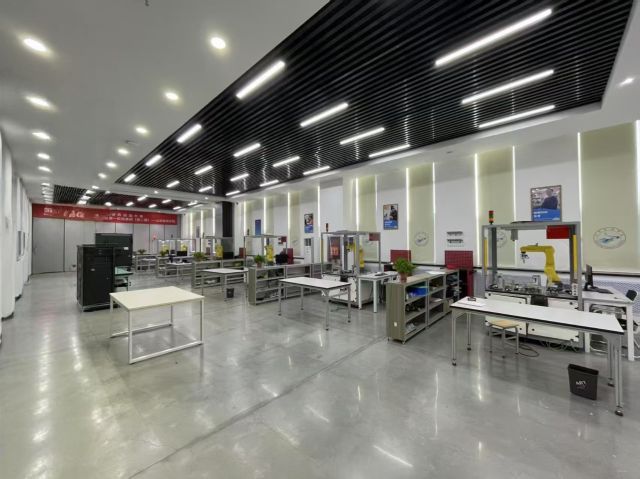 機(jī)器人系統(tǒng)集成國(guó)家集訓(xùn)基地